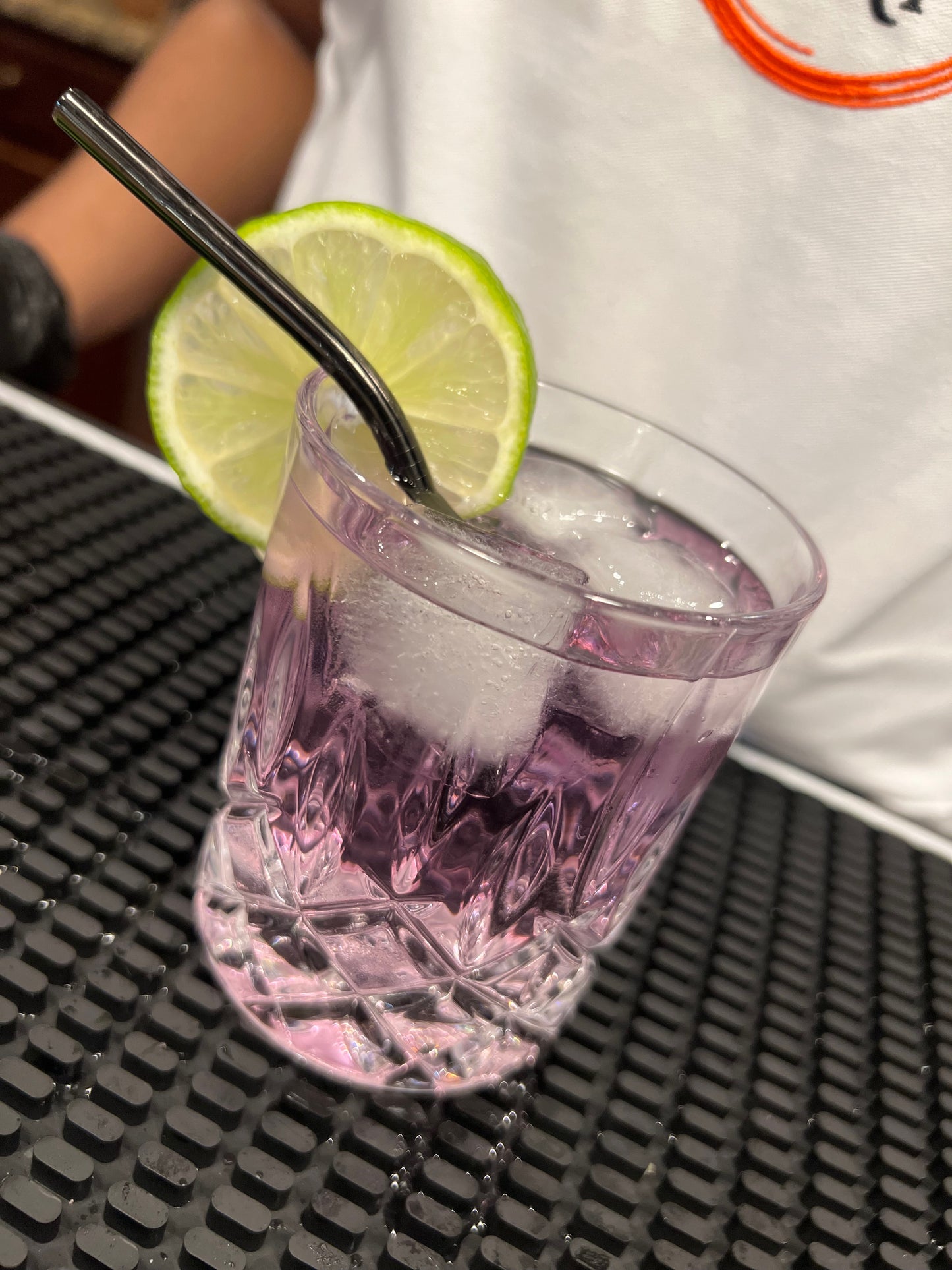 Berry Gin & Tonic Cocktail